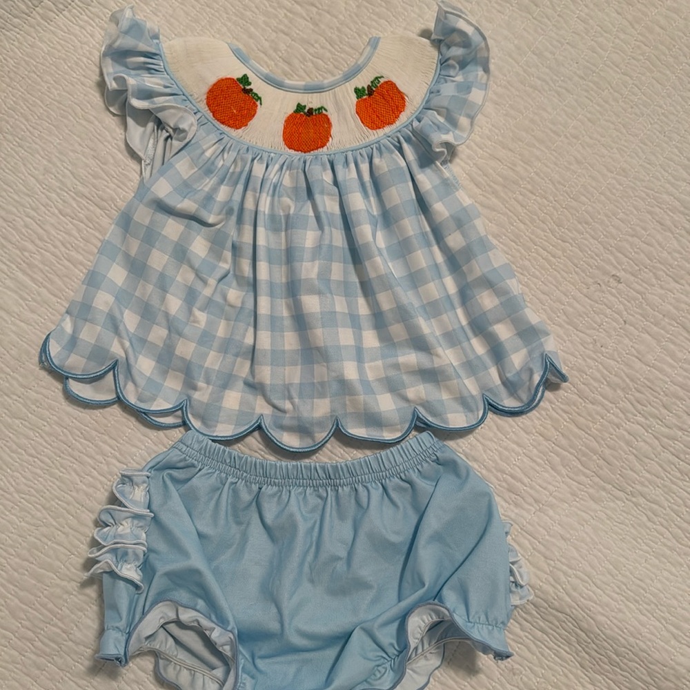 12m girls Pumpkin smocked diaper set